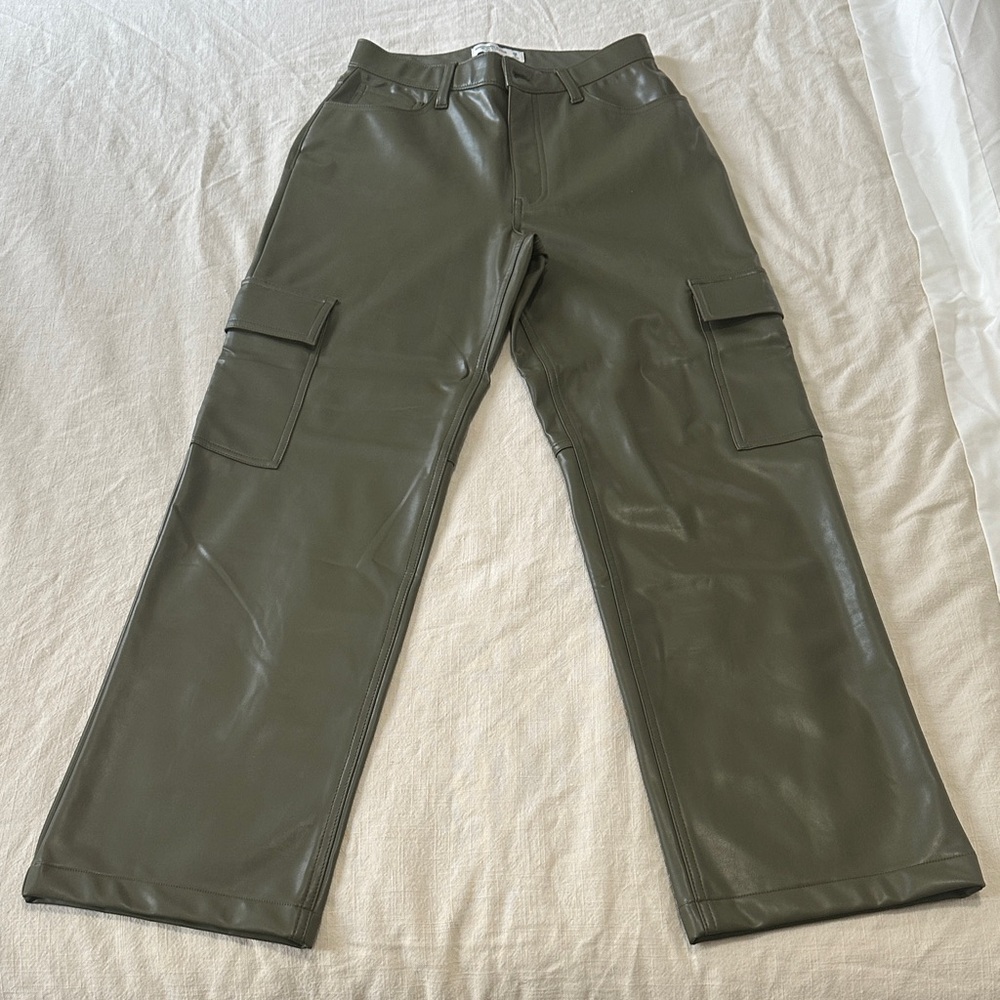 Abercrombie & Fitch: Olive Cargo Pants (Curve Love)